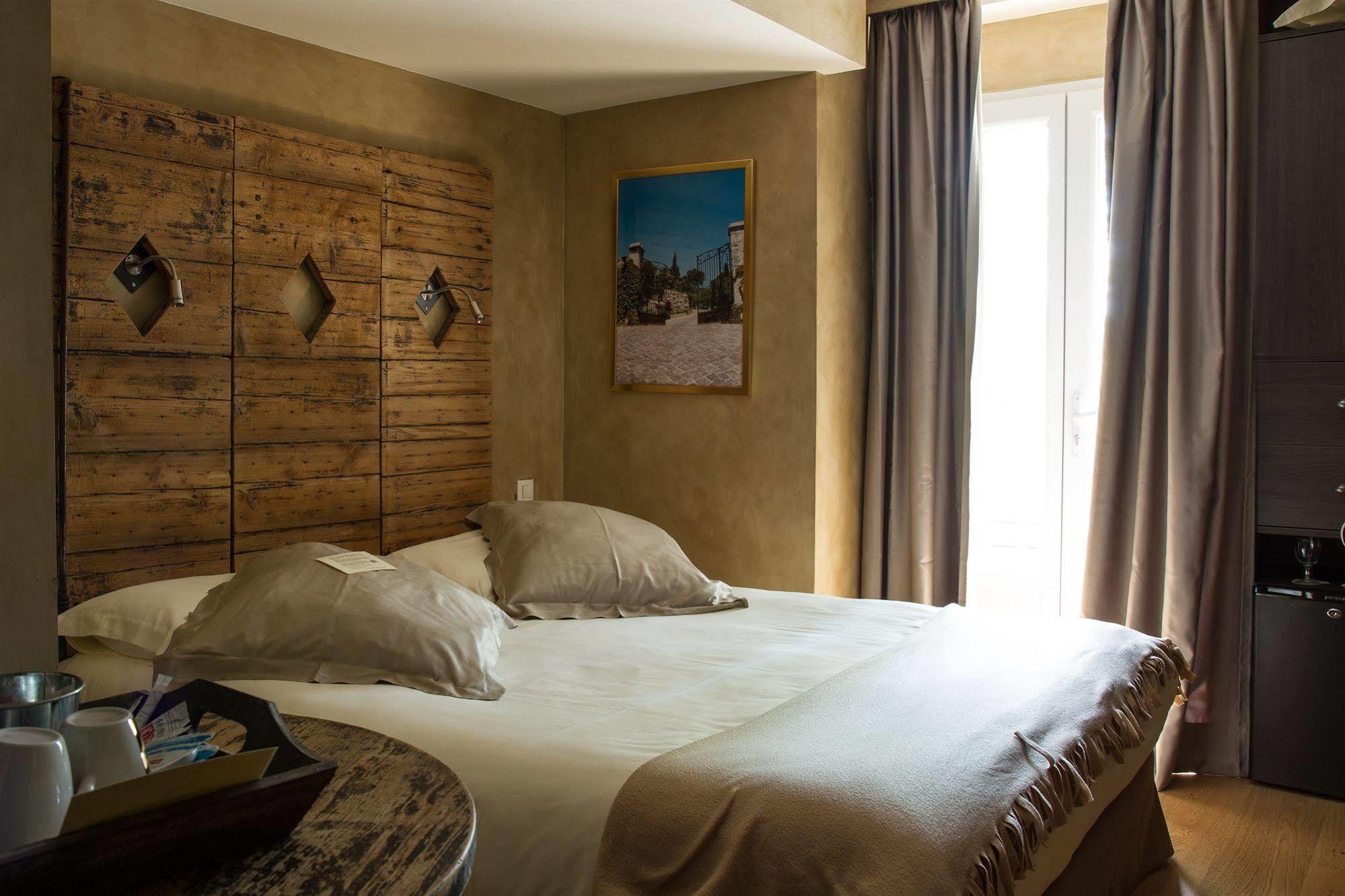 Charme & Business Hotel Lyon Лимоне Екстериор снимка